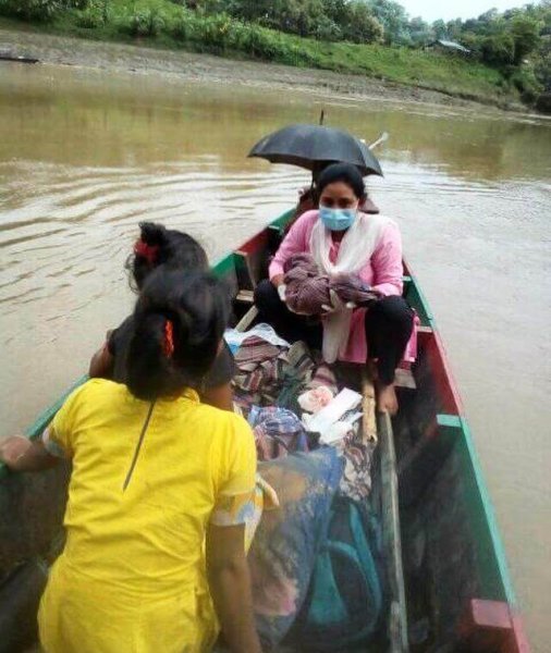 Sailing to safety: UNFPA midwife performs miraculous boat delivery