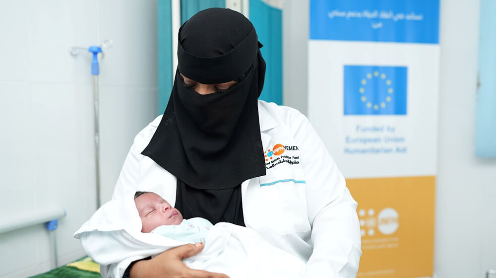 Mona, a midwife in Yemen, has helped treat her community through several humanitarian emergencies. 